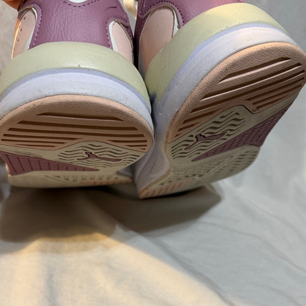 Puma Women’s Cream Sneakers with Mauve Accent - Picture 5 of 6